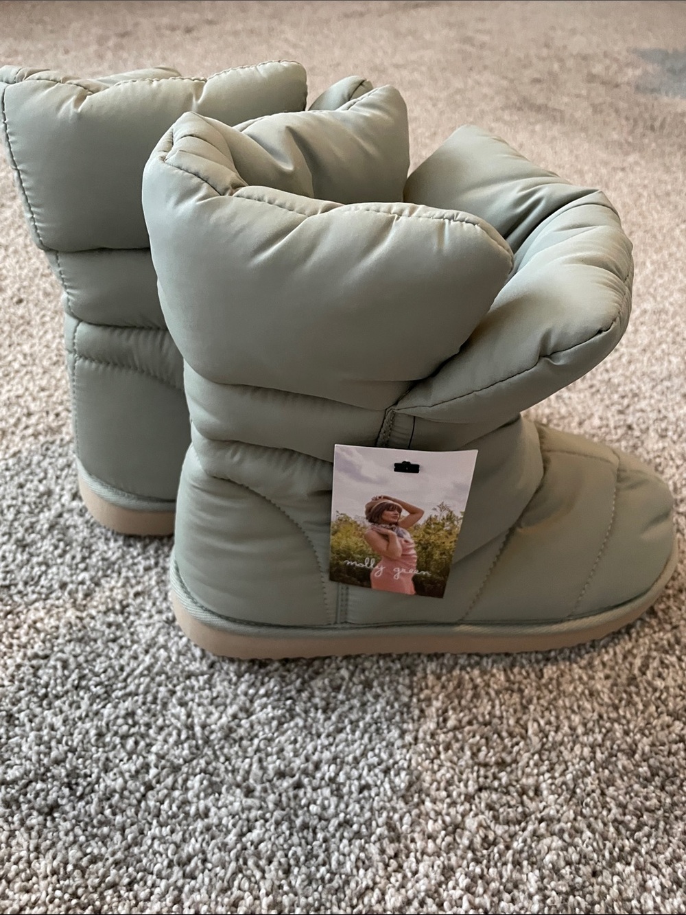 Qupid Quilted Puffer Snow Boots in Sage